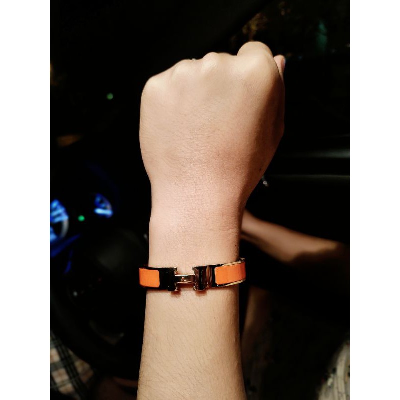 กำไลข้อมือ-hermes-size18cm-งานสเตนเลสเเท้-ไม่ลอก-ไม่ดำ-ใส่อาบน้ำได้อุปกรณ์-กล่อง-ถุงกระดาษ