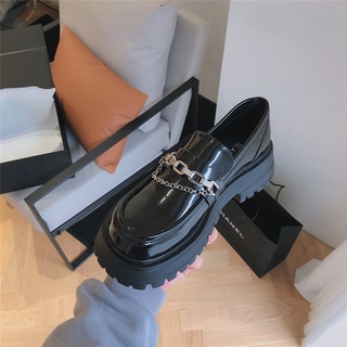 สินค้า 🔥รองเท้าหนังผู้หญิง รองเท้าส้นตึก รองเท้าหนังสไตล์อังกฤษ ตกแต่งโซ่ รองเท้าไม่มีส้น รองเท้าบูชแฟชั่นผู้หญิง ส้นสูง5cm