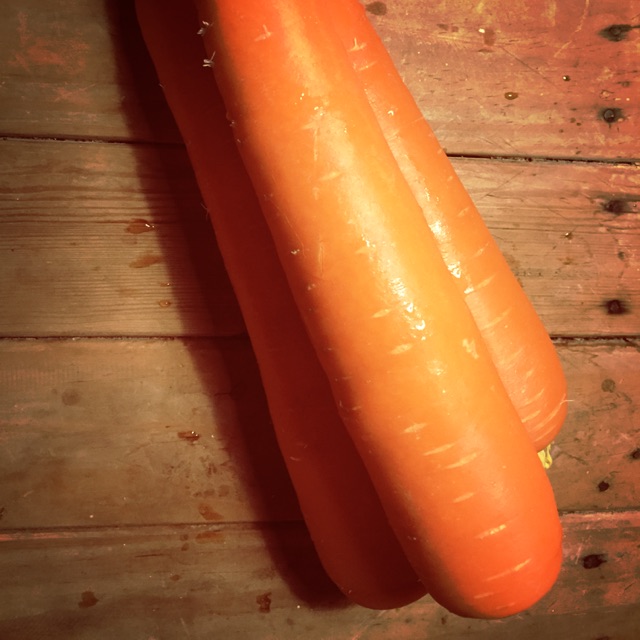 ภาพหน้าปกสินค้าแครอท นำเข้า Carrot กินสุกได้ กินดิบได้ เบต้าแคโรทีนมไฟเบอน์ สุขภาพ ผิวพรรณดี