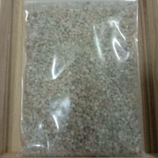 หินเกร็ดสีน้ำตาล 200 กรัม ขนาด 2 mm.