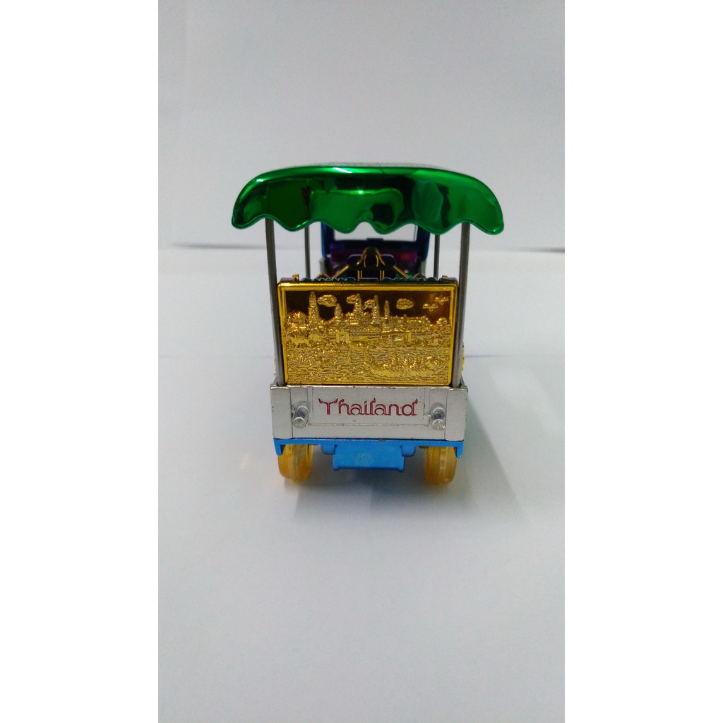 โมเดลรถตุ๊ก-ตุ๊ก-ประเทศไทย-ทำจากไฟเบอร์กลาส-สำหรับเป็นของขวัญของฝาก