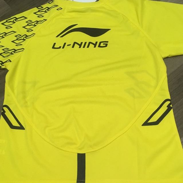 เสื้อแบดหญิงlining-ลดราคาถูก