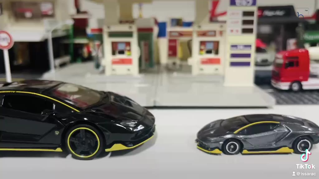 set-box-model-tomica-vehicle-lamborghini-centenario-acrylic-collectin-box