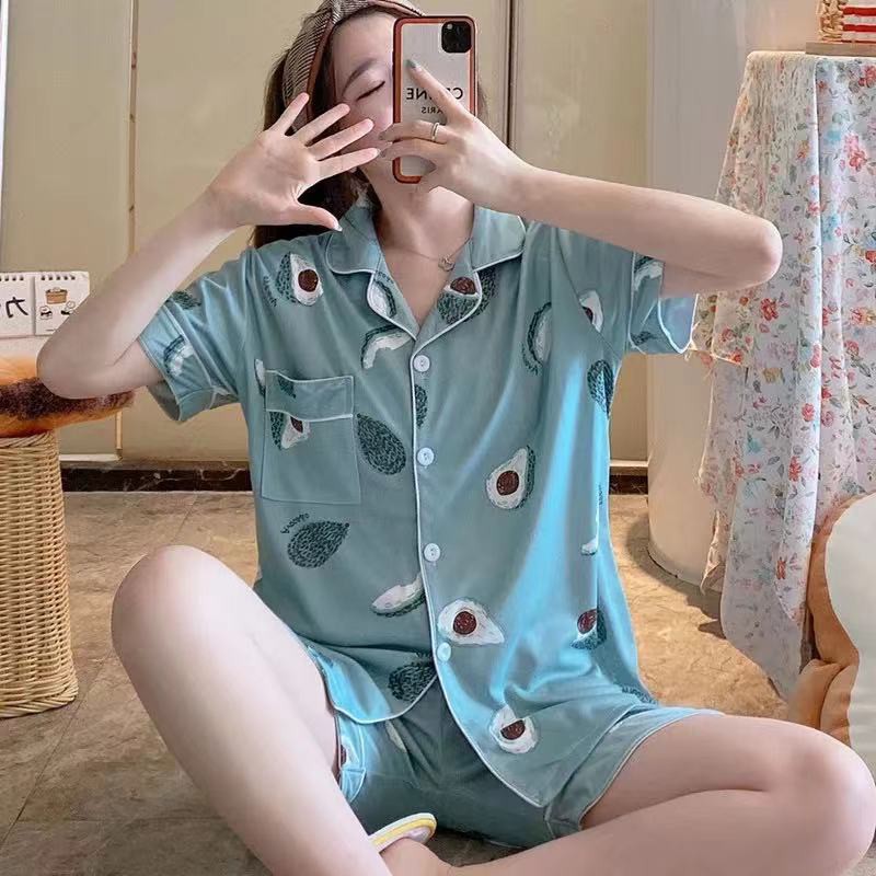 พร้อมส่ง-ชุดนอนลายน่ารัก-ไซส์-m-xxl-ชุดนอนผู้หญิง-ชุดนอนลายพีช-อะโวคาโด-ผ้าซาตินเกรดพรีเมี่ยม-นุ่มลื่นใส่สบาย