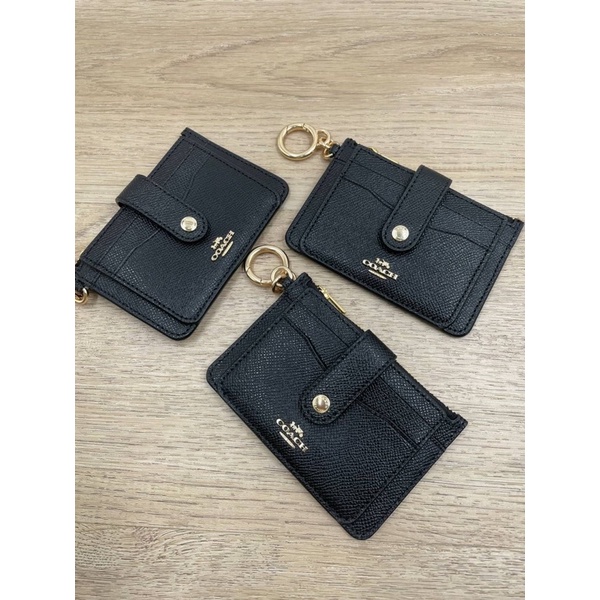 กระเป๋าใส่บัตร-พวงกุญแจงกุญแจ-ใส่เหรียญ-หนังแท้สีดำ-attachment-card-case-coach-c6881-gold-black