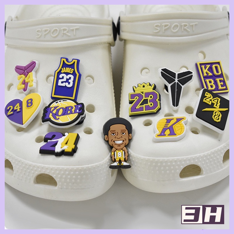 NBA Cartoon Kobe jame SHOE Charms jibbitz Crocs อุปกรณ์เสริมรองเท้า