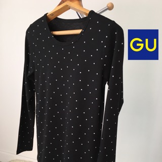 เสื้อยืด GU แท้💯 (อก 30-35”)
