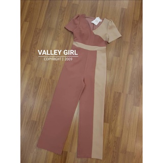 Valley Girl จั๊มสูทกางเกงขายาว รุ่นนี้ดูเรียบง่าย แต่ทรงสวยมากกกกค่า อกเสริมฟองน้ำ โทนสีลงตัว การันตีว่าทรงสวยเป้ะมากๆ