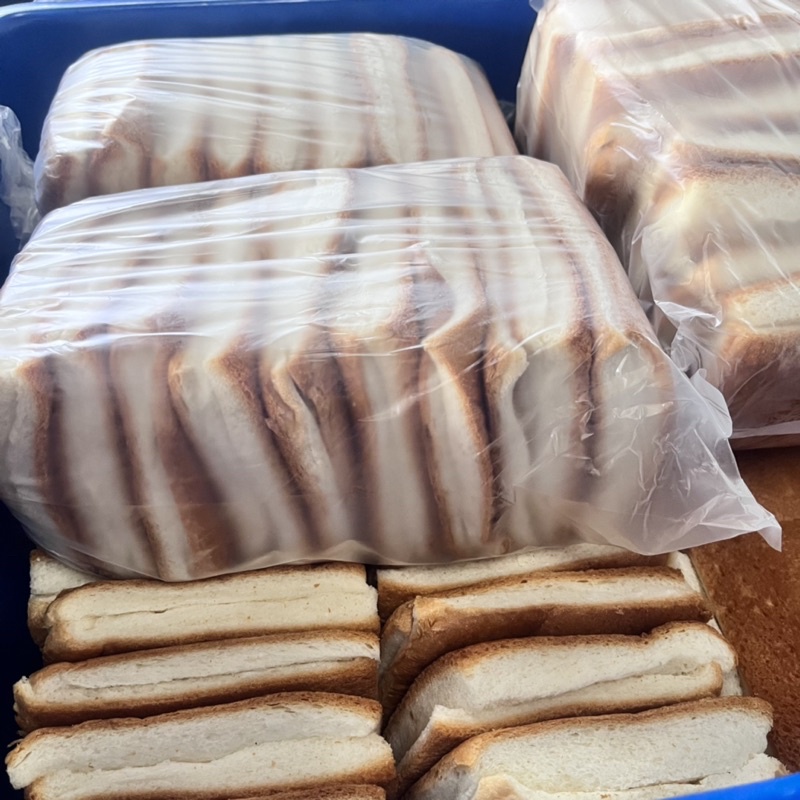 ขนมปังเลี้ยงปลา-ขนมปังตกปลา-ปังฝาฟาร์มเฮ้า-เนื้อดีราคาถูก-กิโลละ-22-บาท