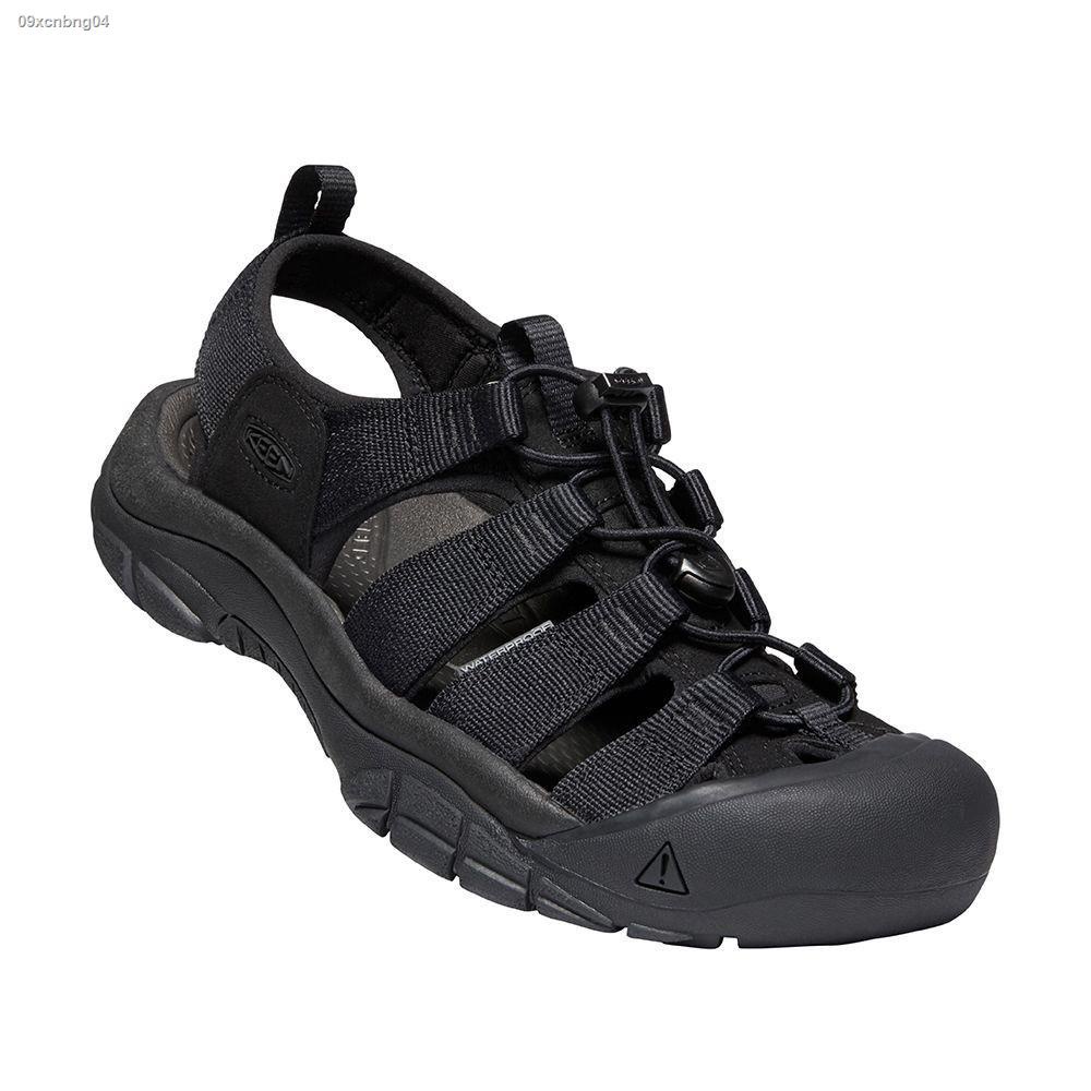 ภาพหน้าปกสินค้ารองเท้าผู้ชาย Keen-Men-Newport H2 Triple Black จากร้าน basecamp.outdoor บน Shopee