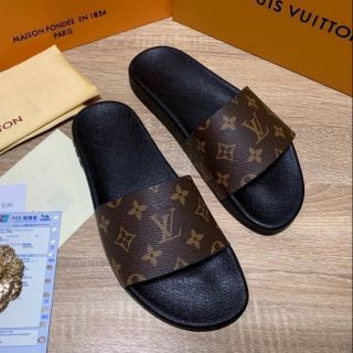 รองเท้าแตะแบบสวม LOUIS​ VUITTON​