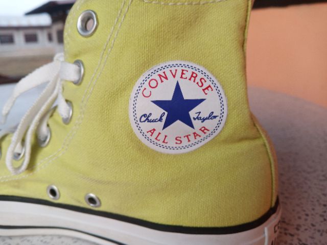 รองเท้า-converse-หุ้มข้อของแท้-สีเขียวเลม่อน-ใหม่มาก-พื้นเดิม-ซอฟในเดิม-สีสดมาก