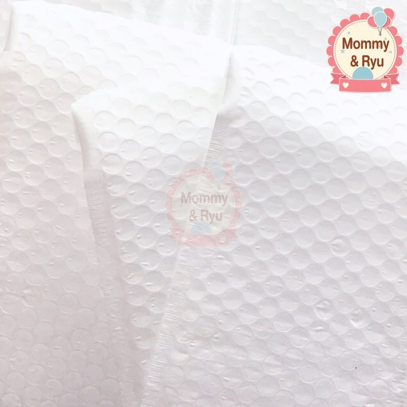 ภาพหน้าปกสินค้าซองกันกระแทก สีขาว / สีชมพู 14*17+4cm  bubble mailer bag สั่ง10ใบเหลือใบละ2 ถุงไปรษณีย์กันกระแทก จากร้าน mommynryu บน Shopee