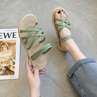 ภาพขนาดย่อของภาพหน้าปกสินค้ารองเท้าแตะ สไตล์เกาหลี แบบเรียบ รองเท้าแตะสำหรับผู้หญิง สวมใส่สบาย จากร้าน ccshop. บน Shopee ภาพที่ 1