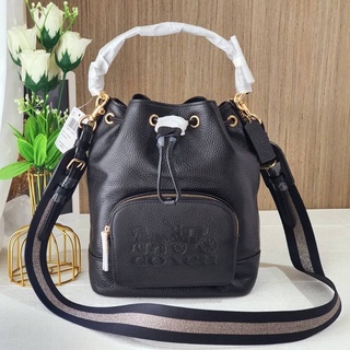 🎀 (สด-ผ่อน) กระเป๋าทรงขนมจีบ สีดำ 1898 JES DRAWSTRING BUCKET BAG WITH HORSE AND CARRIAGE