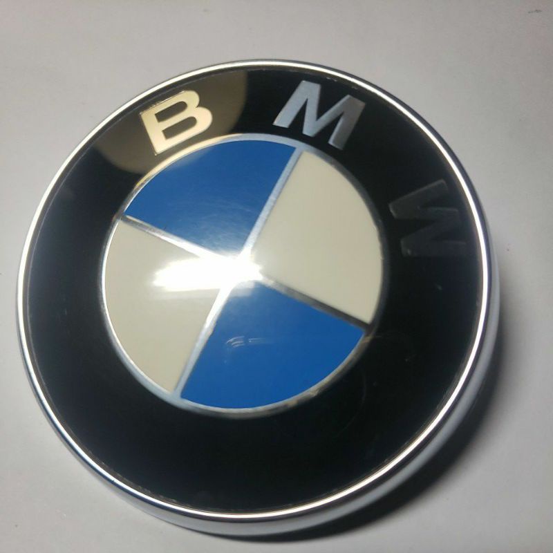 โลโก้-bmw-51148240128-ขนาด68mm-แท้เดิมโรงงาน-bmw-e46-สภาพสมบูรณ์-มือสองต่างประเทศ