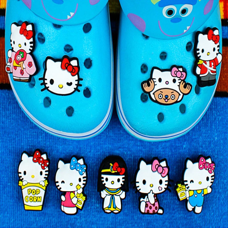 การ์ตูนญี่ปุ่น-hello-kitty-jibitz-charms-สําหรับ-crocks-อุปกรณ์เสริมแมวสีชมพู-อะนิเมะ-jibitz-สําหรับเด็ก-ตกแต่งรองเท้า