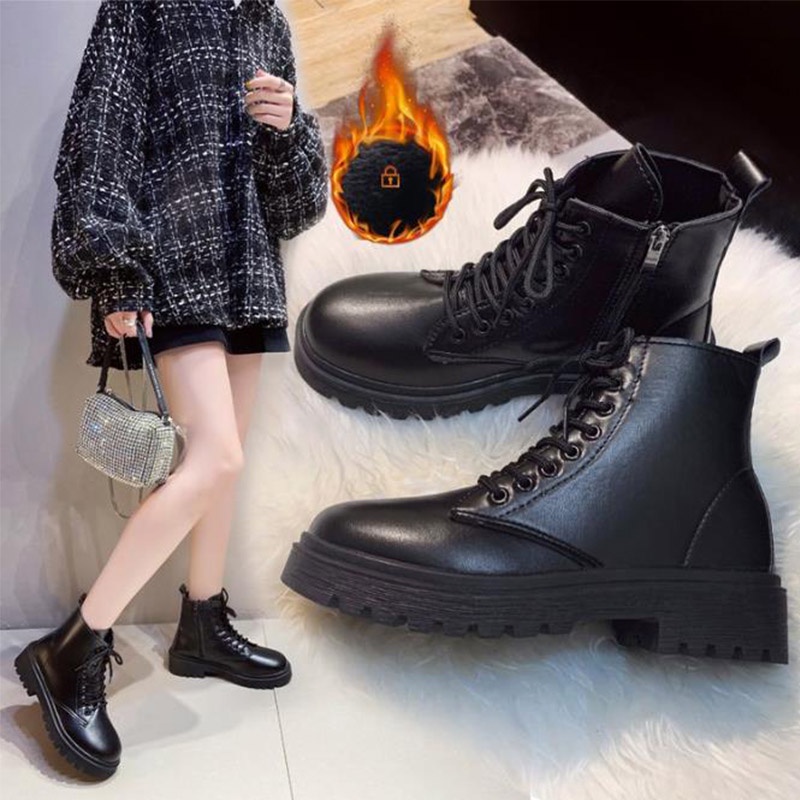 ภาพหน้าปกสินค้าIntelscore รองเท้าบู๊ทมาร์ตินฤดูใบไม้ร่วงผู้หญิง รองเท้าบูทมีซิปสีดำ รองเท้าบูทหุ้มข้อสูงทุกแบบ