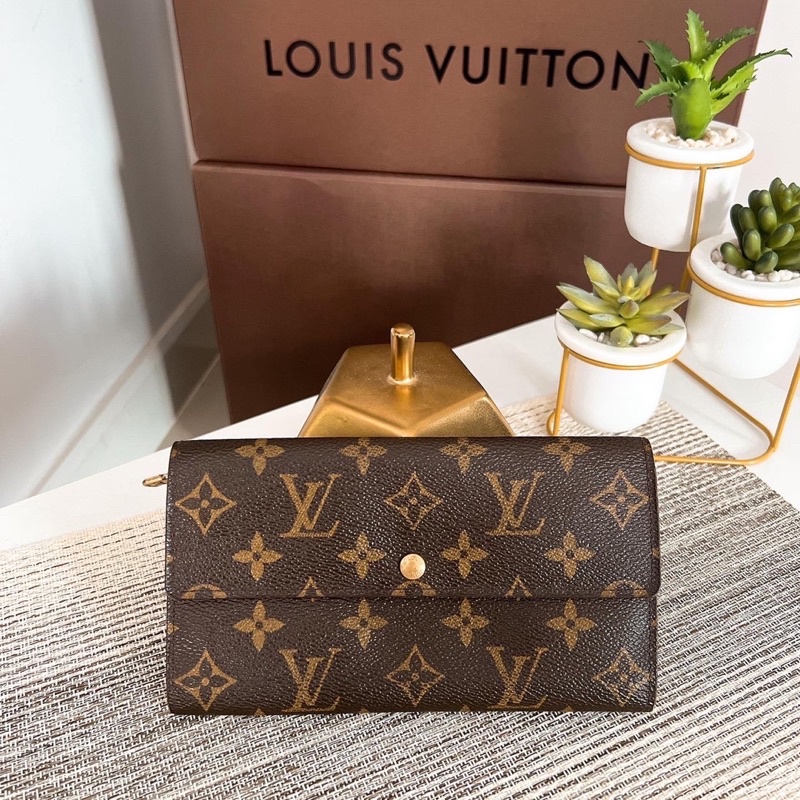 lv-ซาราห์2การ์ด-มือสองของแท้-ค่ะ-รบกวนทั่กแชทก่อนสั่งค่ะ