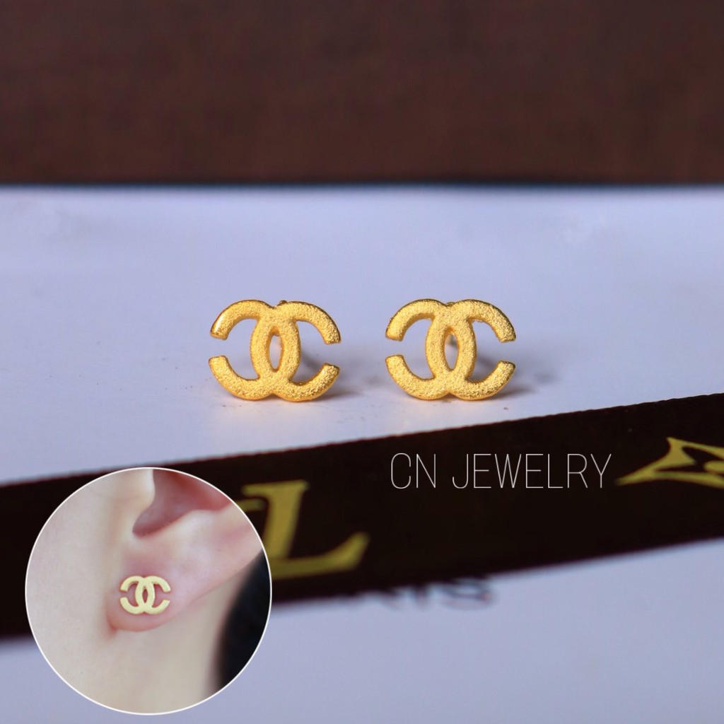 ราคาและรีวิวต่างหู CN ช.แนลขัดทราย รุ่นB76 1คู่ แถมฟรีตลับทอง CN Jewelry ตุ้มหู ต่างหูแฟชั่น ต่างหูเกาหลี ต่างหูแบรนด์เนม