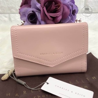 CHARLES &amp; KEITH SMALL ENVELLOPE WALLET BAG(outlet) สีชมพู