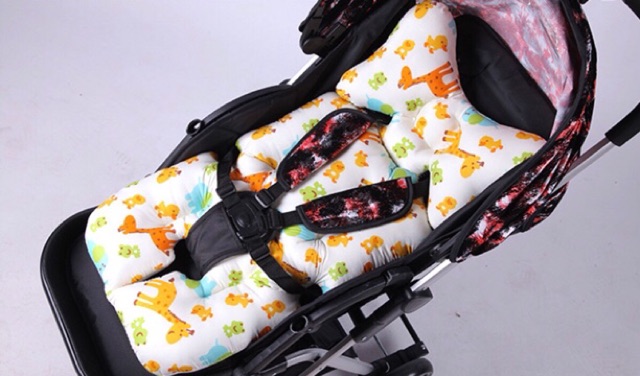 ภาพสินค้าเบาะรองรถเข็นแบบหนา เบาะรองcar seat สำหรับเด็ก  นำเข้า จากร้าน nassanan บน Shopee ภาพที่ 2