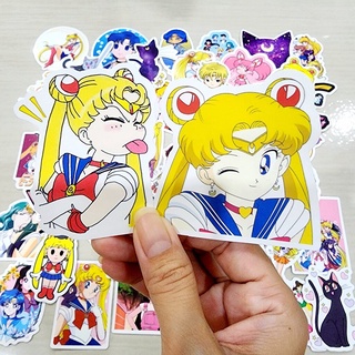 ภาพหน้าปกสินค้าสติ๊กเกอร์ Sailor Moon เซเล่อร์มูน ติดแน่น กันน้ำ ติดกระเป๋าเดินทาง โน้ตบุ้ค (50ชิ้น) ซึ่งคุณอาจชอบราคาและรีวิวของสินค้านี้