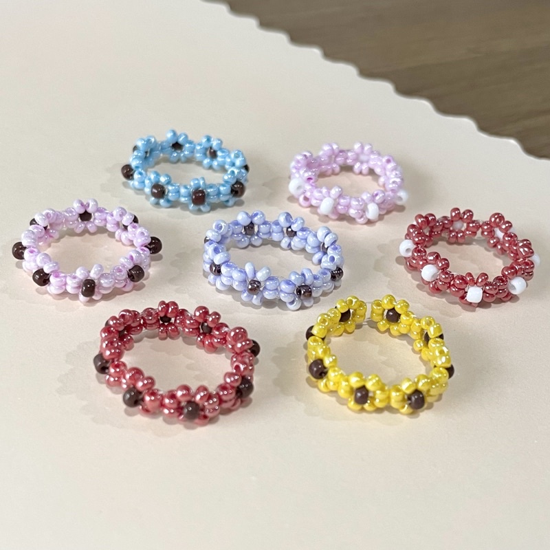 แหวนลูกปัดดอกไม้-เหลือง-ฟ้า-ชมพู-แดง-ม่วง-flower-bead-ring-yellow-blue-pink-purple-red