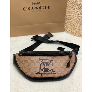 (แท้ 💯%‼) Coach x Guang Yu Rivington Belt Bag In Signature