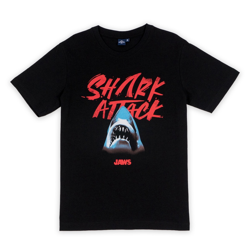 ภาพสินค้าUniversal Studios Men Jaws Shark Attack T-Shirt - เสื้อผู้ชายยูนิเวอร์แซล สตูดิโอ ลายจอว์สฉลามโจมตี สินค้าลิขสิทธ์แท้100% characters studio จากร้าน charactersstudio บน Shopee ภาพที่ 2