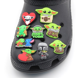 ภาพหน้าปกสินค้าโยดาน่ารัก Jibbitz อุปกรณ์เสริมรองเท้าแตะ CROCS shoe charms baby yoda ลายการ์ตูน 1 ชิ้นสําหรับตกแต่งรองเท้า Accessories ที่เกี่ยวข้อง