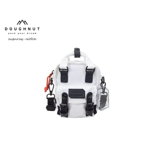 DOUGHNUT BAG : MACAROON TINY GAMESCAPE SERIES : WHITE  สะพายข้าง (รหัสสินค้า 09316)