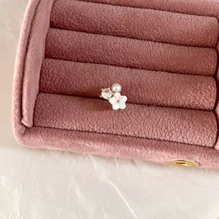 จิวหูแป้นกลม Rose gold cherry blossom piercing