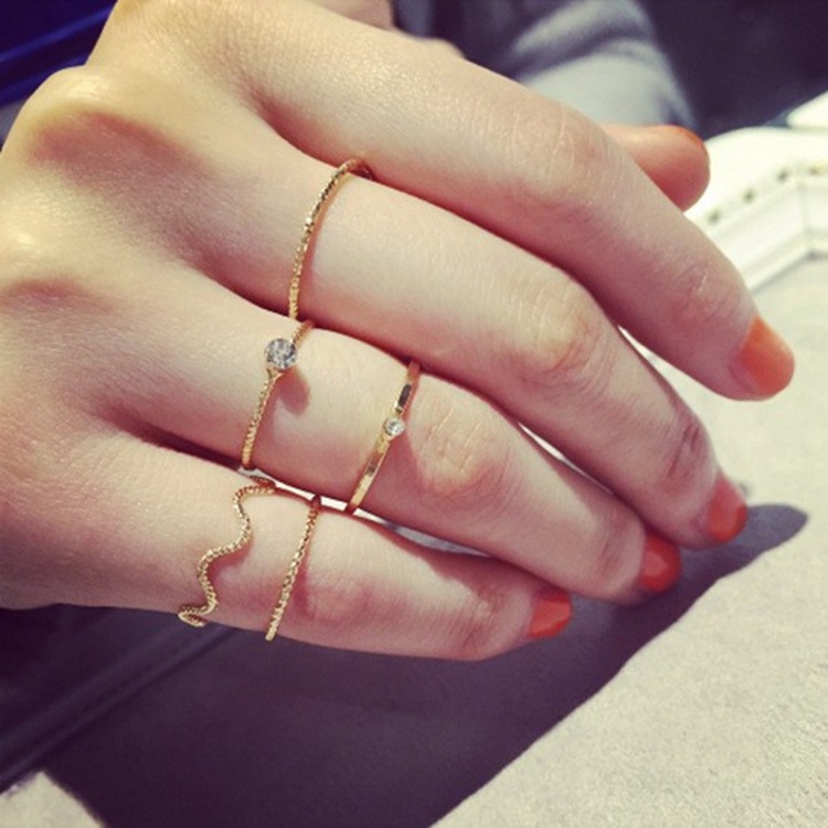 ชุดแหวนคริสตัลสีทอง-minimalism-5-ชิ้น