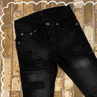 ภาพขนาดย่อของภาพหน้าปกสินค้ากางเกงยีนส์เดฟ สีดำ แต่งขาดสุดเท่ จากร้าน kojungshop11 บน Shopee