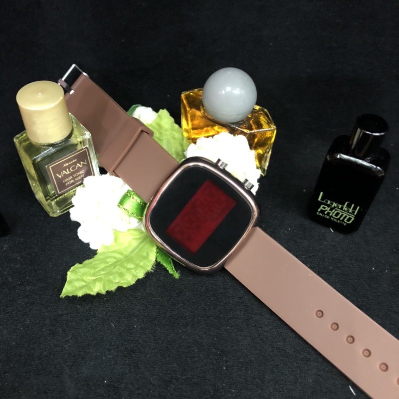 นาฬิกาข้อมือหญิง-led-watch-นาฬิกากดไฟดูเวลา-ไฟเป็นสี-แดง-นาฬิกาled-นาฬิกาดิจิตอล-มาใหม่-ฟรีเซ็ทเวลา