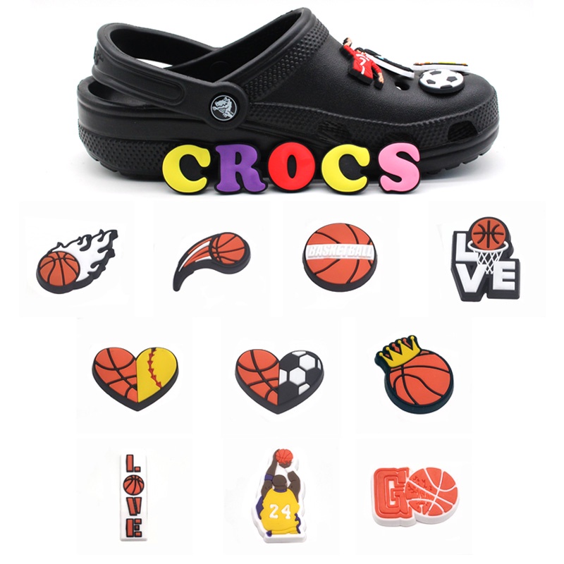 crocs-cy-charms-ใหม่-จี้รองเท้าบาสเก็ตบอล-pvc-ลายกราฟฟิติ-kobe-jibbitz-diy-สําหรับตกแต่ง-ขายส่ง