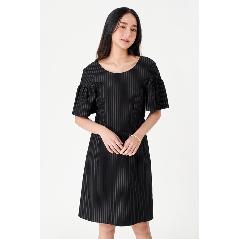 ep-เดรสลายทาง-ผู้หญิง-สีดำ-striped-fit-and-flare-dress-0760