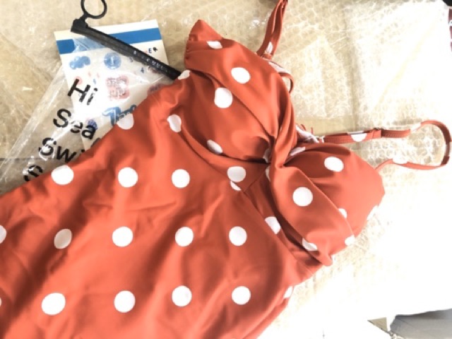 วันพีช-polkadot-สีส้มใส่แล้วขับผิวขาวสุดๆ