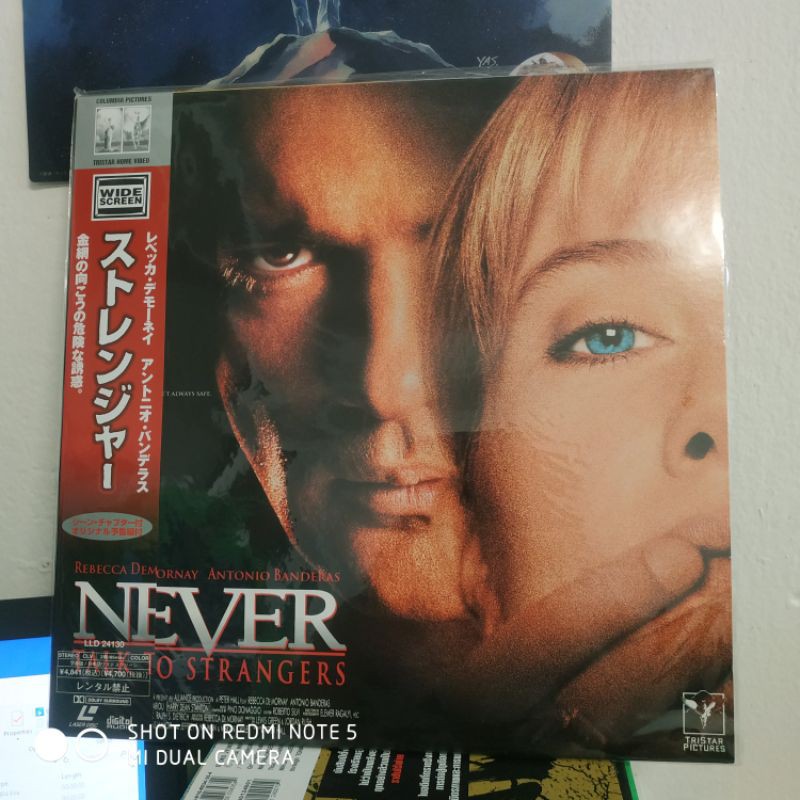 แผ่น-laserdisc-never-talk-to-stranger-antonio-banderas-หนังสยองขวัญ-ลุ้นระทึก-แผ่นสวยใส-เหมาะแก่การสะสม