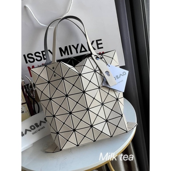 baobao-issey-miyake-tote-bag-6x6-กระเป๋า-tote