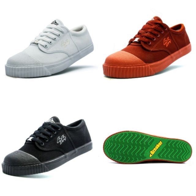 ภาพหน้าปกสินค้าMUST HAVE รองเท้านผ้าใบนักเรียนเบรกเกอร์ BREAKER รุ่น4x4 จากร้าน bestshoe บน Shopee