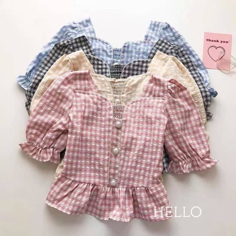 เสื้อแขนสั้นประดับกระดุมมุก