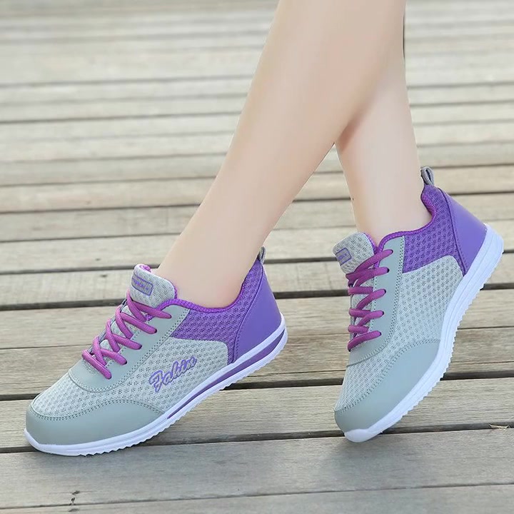 in-stock-ใหม่ผู้หญิงรองเท้าวิ่งลำลองนักเรียนตาข่ายกีฬารองเท้าผ้าใบน้ำหนักเบาและสบาย