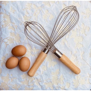 ตะกร้อตีไข่แบรนด์ S&amp;J ตะกร้อตีแป้ง ที่ตีไข่ ที่ตีแป้ง ตะกร้อมือ สแตนเลสแท้ 100% ด้ามไม้ ไม่เป็นสนิมใช้งานทนทาน(4ไซด์)