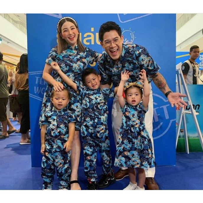 ภาพหน้าปกสินค้าชุดจีน ชุดแม่ลูก Chinese Chun Lee เดรสชุดจีน ชุดจีนสวย มังกร สีน้ำเงิน ชุดครอบครัว ชุดจีนยาว จากร้าน moshifamily บน Shopee