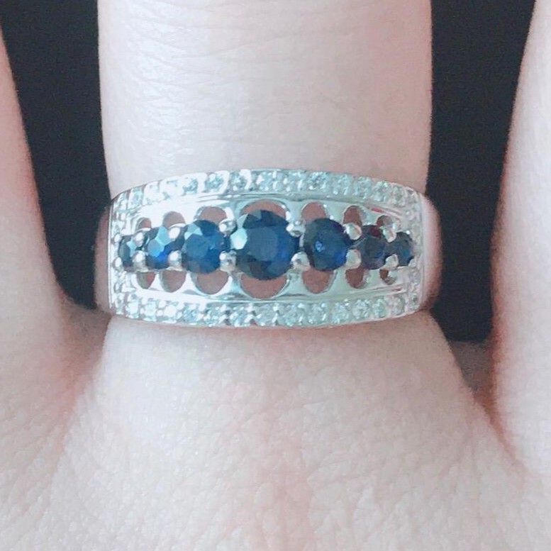 แหวนพลอยไพลินสีน้ำเงินเข้ม-blue-sapphire-ประดับด้วยเพชรรัสเซียcz-รุ่น-gr1487-bs