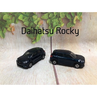 สินค้า Tomica Daihatsu Rocky สีนำ้เงินเข้ม ( สีพิเศษ )