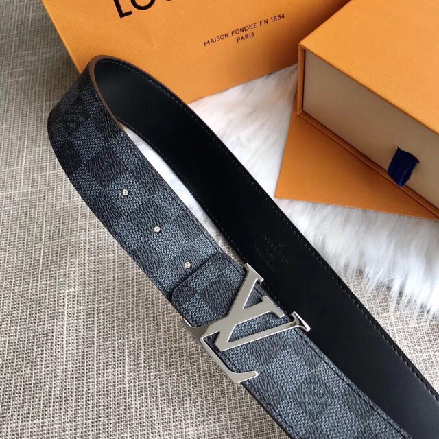 พรี-louis-vuitton-เข็มขัดผู้ชาย-initiales-40mm-reversible-belt-เข็มขัดหนังเข็มขัด