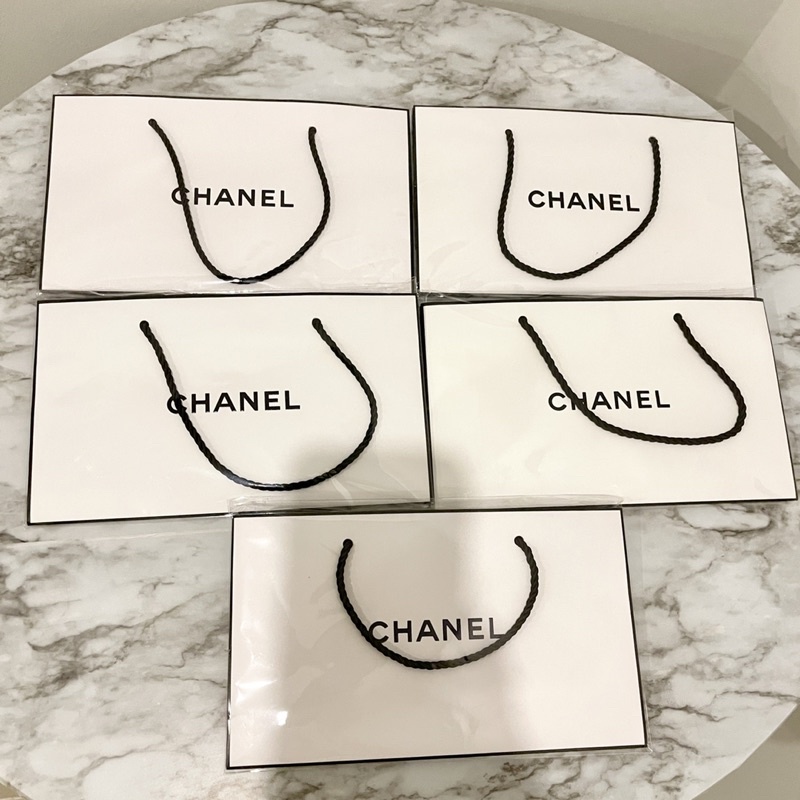 ถุงชาแนล-ถุง-chanel-ถุงกระดาษแบรนด์เนม-ถุงของขวัญ-ของแท้แน่นอน-ถุงเครื่องสำอางค์-ถุงสีขาว-สีกระดาษสีขาว-ถุงเคลือบ